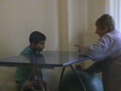 &Tau;&omicron; &pi;&alpha;&iota;&chi;&nu;ί&delta;&iota; &epsilon;&mu;&epsilon;ί&sigmaf;