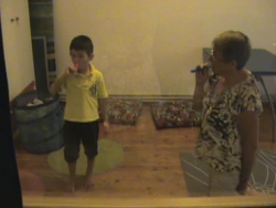 Έ&nu;&alpha; &mu;&alpha;&zeta;ί &tau;&omicron;&upsilon;