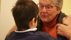 &Pi;ώ&sigmaf; &epsilon;&pi;&iota;&kappa;&omicron;&iota;&nu;&omega;&nu;&epsilon;ί &tau;&omicron; &pi;&alpha;&iota;&delta;ί &sigma;&omicron;&upsilon;;